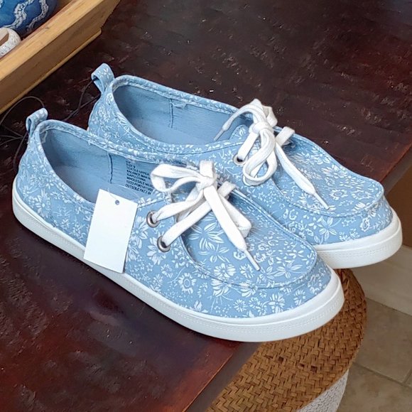 Falls Creek Women's Viv Floral Casual Shoe, Blue, Sz 11 - Picture 1 of 11